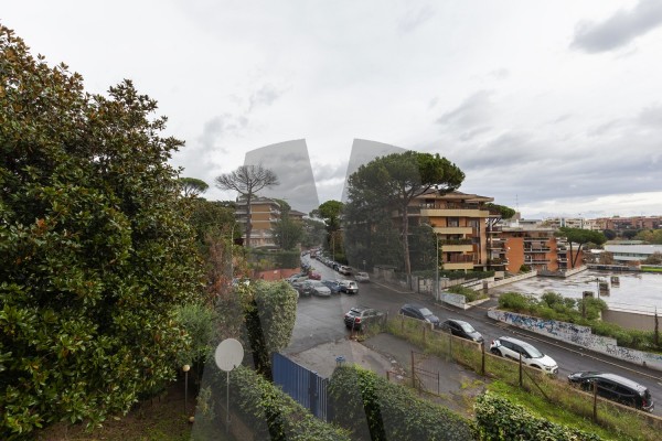 Via del Casaletto luminoso 130 mq con terrazzo