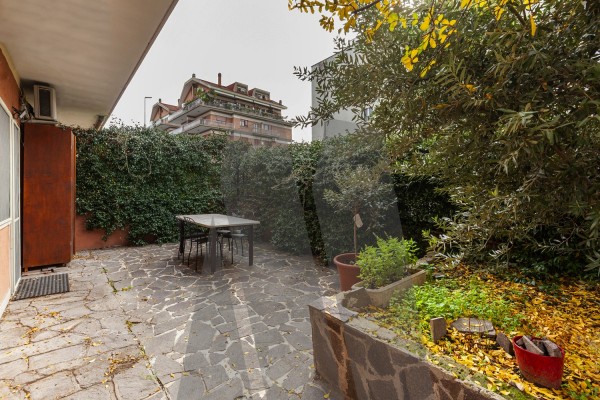 Talenti 108 mq con giardino