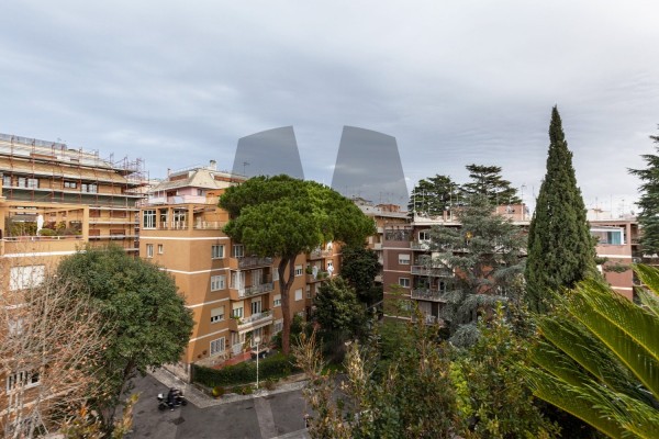 Belsito Via L. Calvo Attico ristrutturato