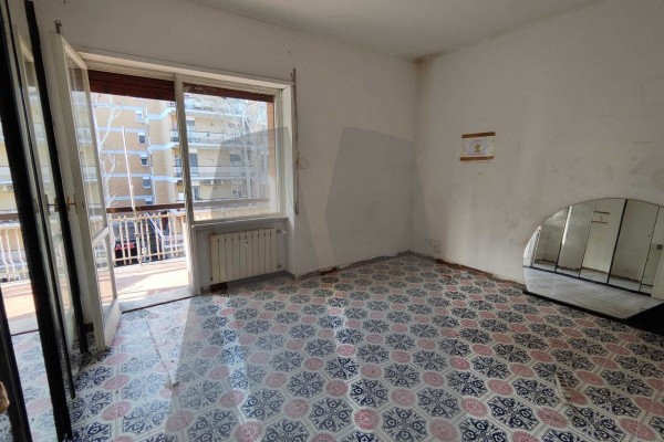 Oderisi da Gubbio III piano luminoso 73 mq